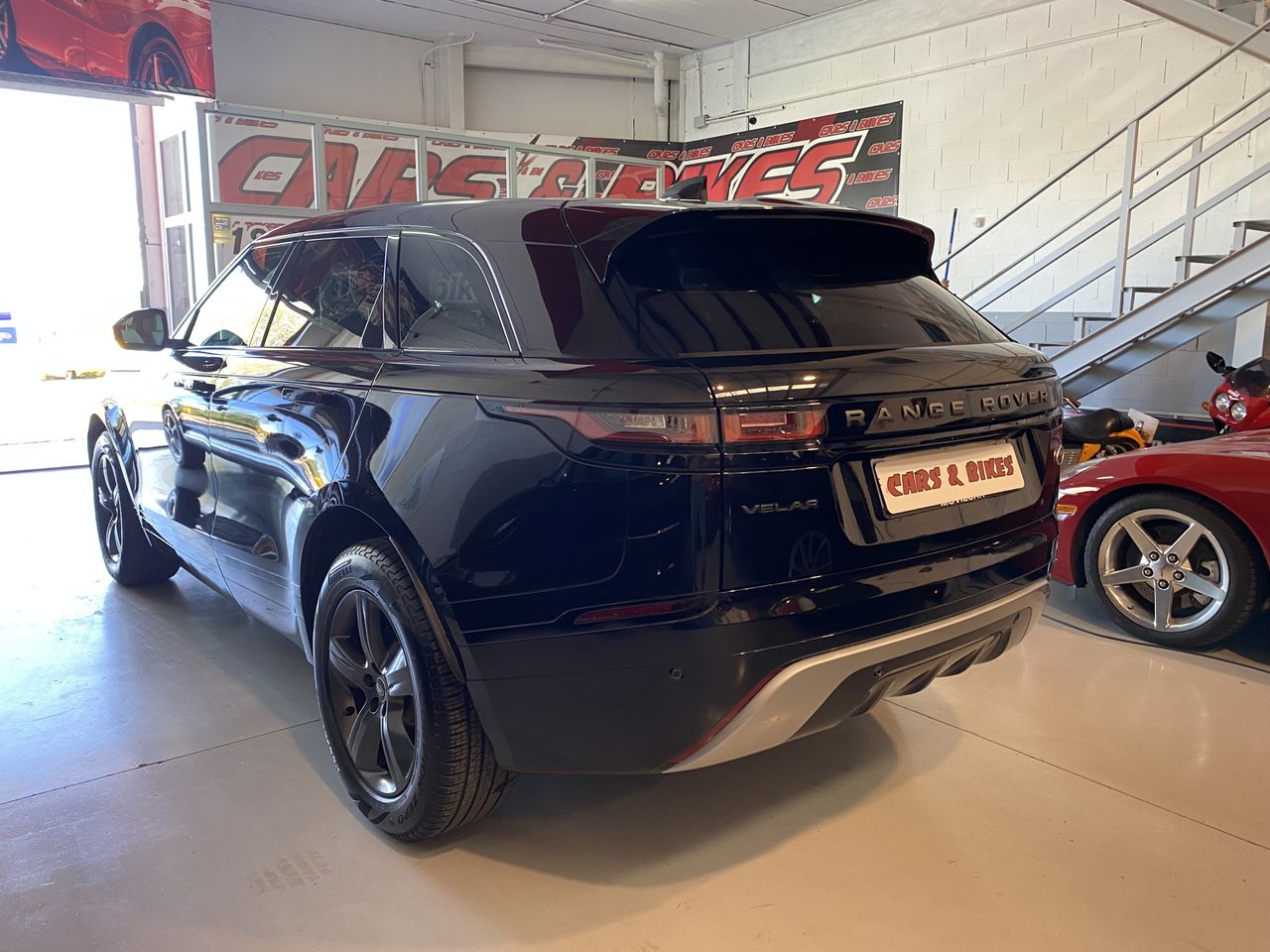 Land-Rover Range Rover Velar 2.0D I4 150kW RDynamic S 4WD Auto  - Foto 8