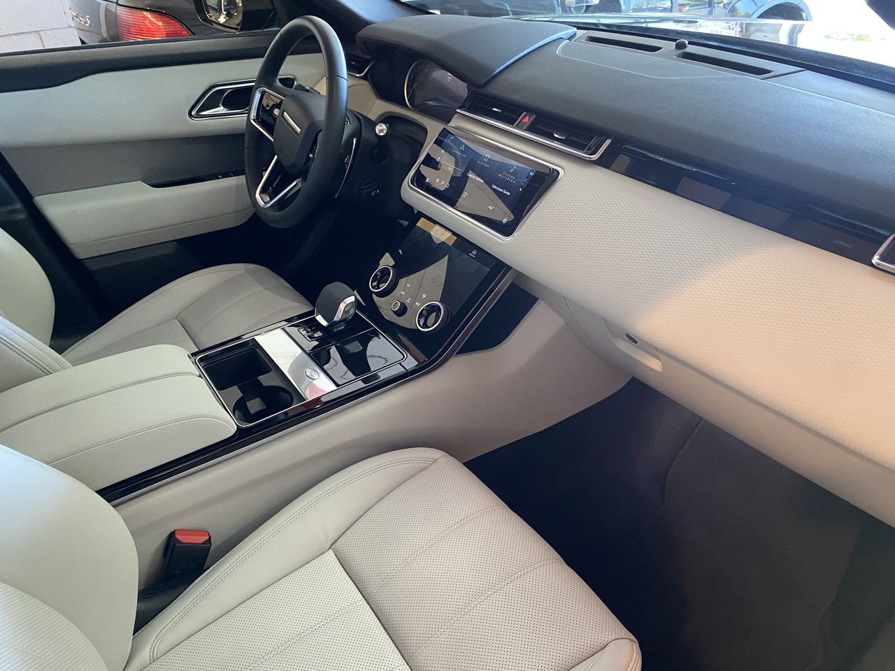 Land-Rover Range Rover Velar 2.0D I4 150kW RDynamic S 4WD Auto  - Foto 27