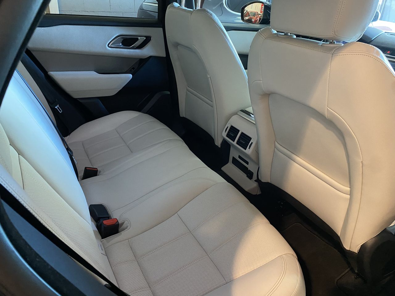 Land-Rover Range Rover Velar 2.0D I4 150kW RDynamic S 4WD Auto  - Foto 26
