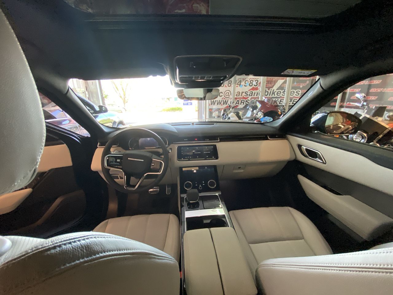 Land-Rover Range Rover Velar 2.0D I4 150kW RDynamic S 4WD Auto  - Foto 17