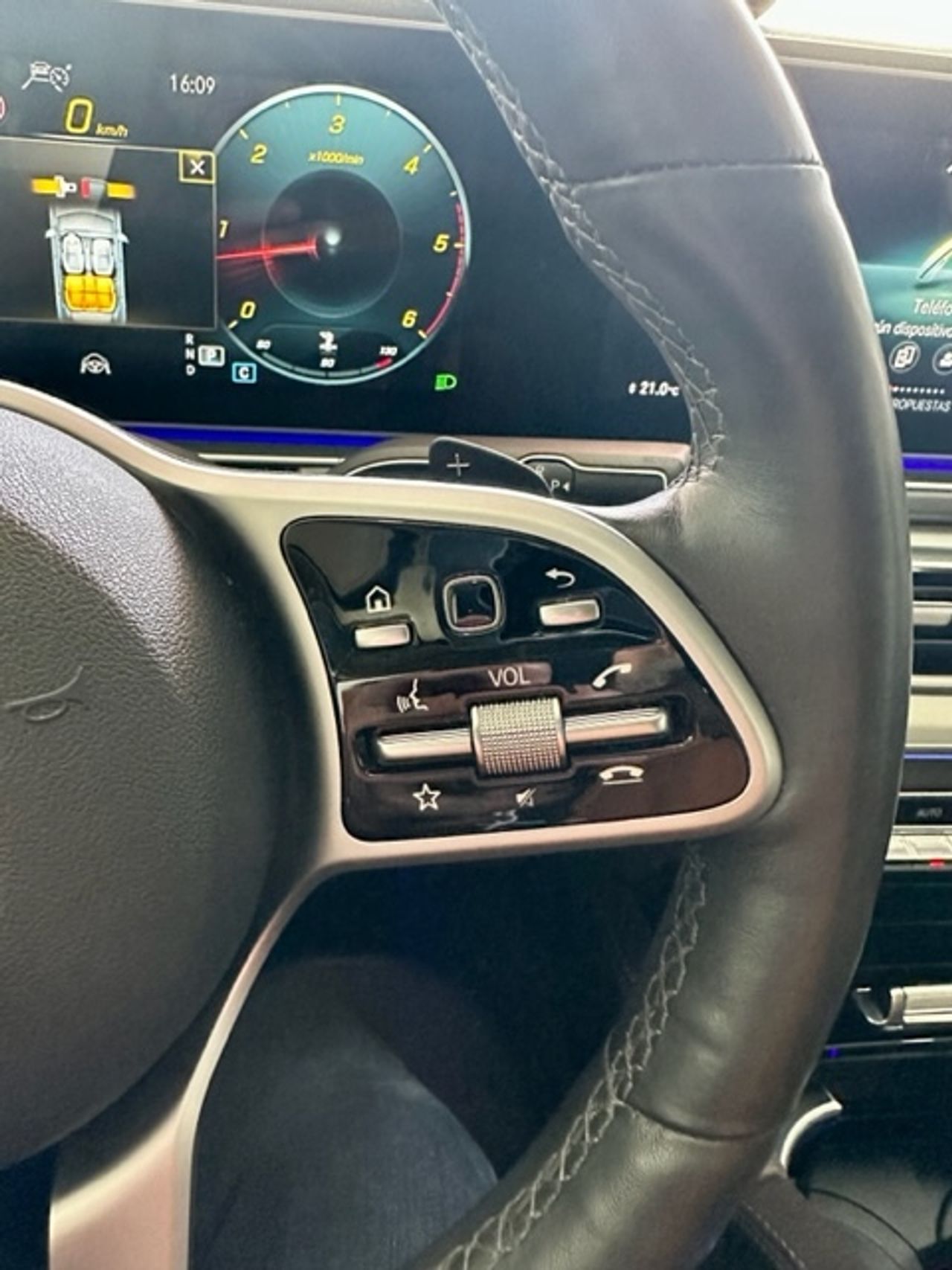 Mercedes GLE 400 d 4MATIC  - Foto 24