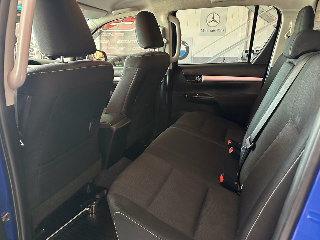Toyota Hilux 2.4 D4D Cabina Doble VX  - Foto 36