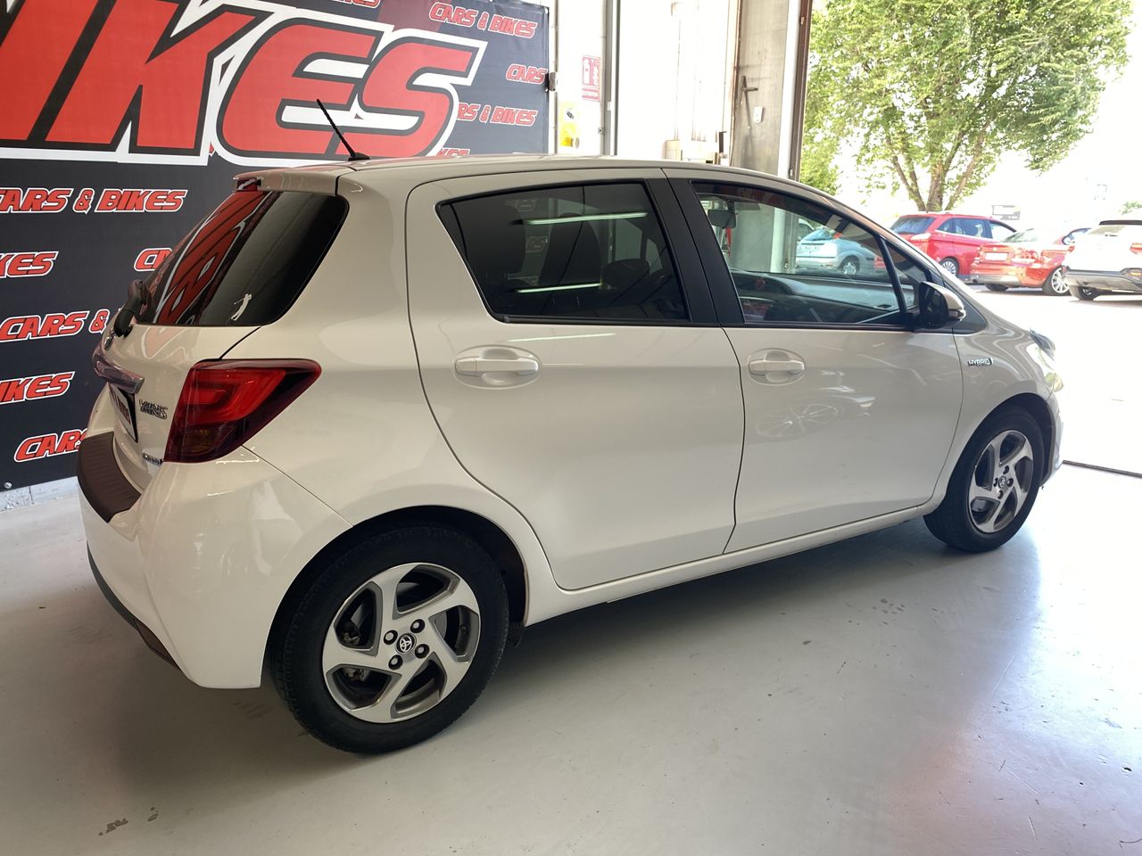 Toyota Yaris Hybrid Active  - Foto 12