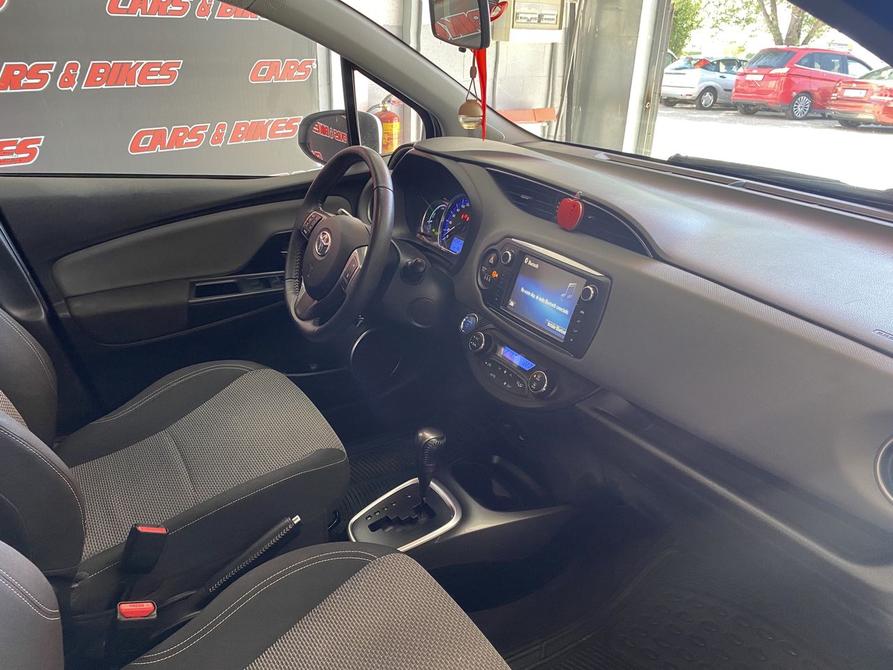 Toyota Yaris Hybrid Active  - Foto 10