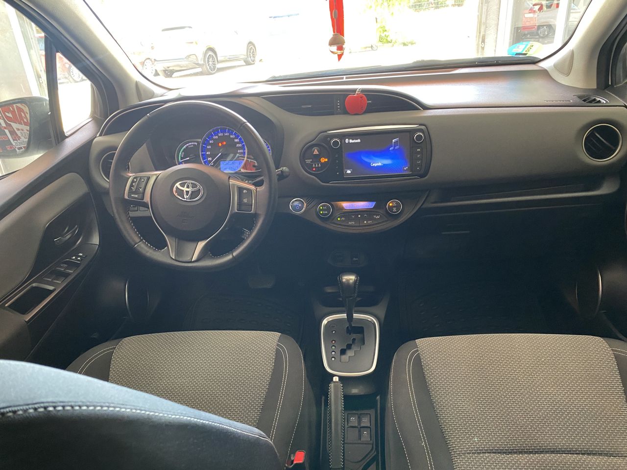 Toyota Yaris Hybrid Active  - Foto 14