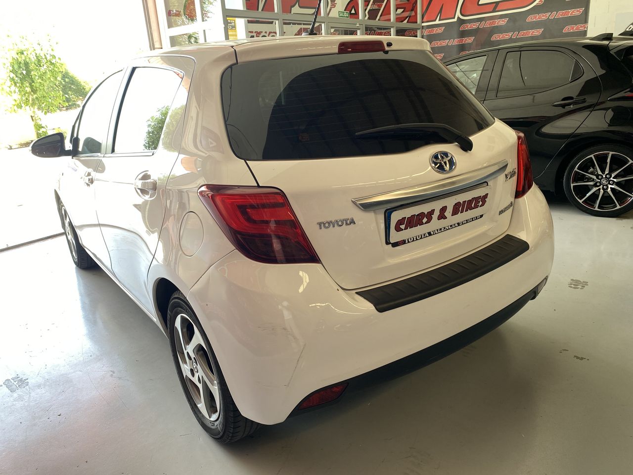 Toyota Yaris Hybrid Active  - Foto 8