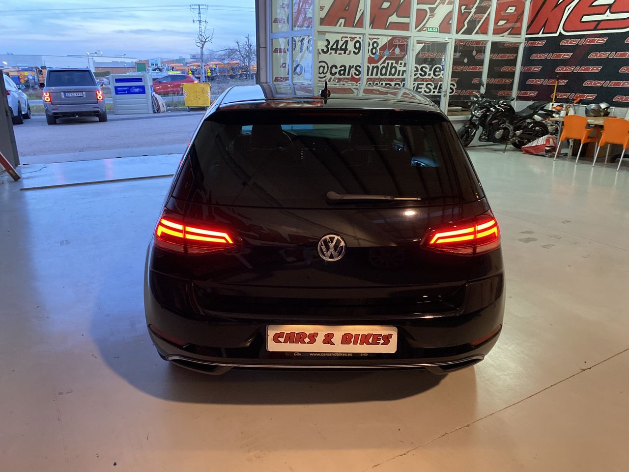 Volkswagen Golf 1.6 TDI 115CV ENJOY DSG  - Foto 9