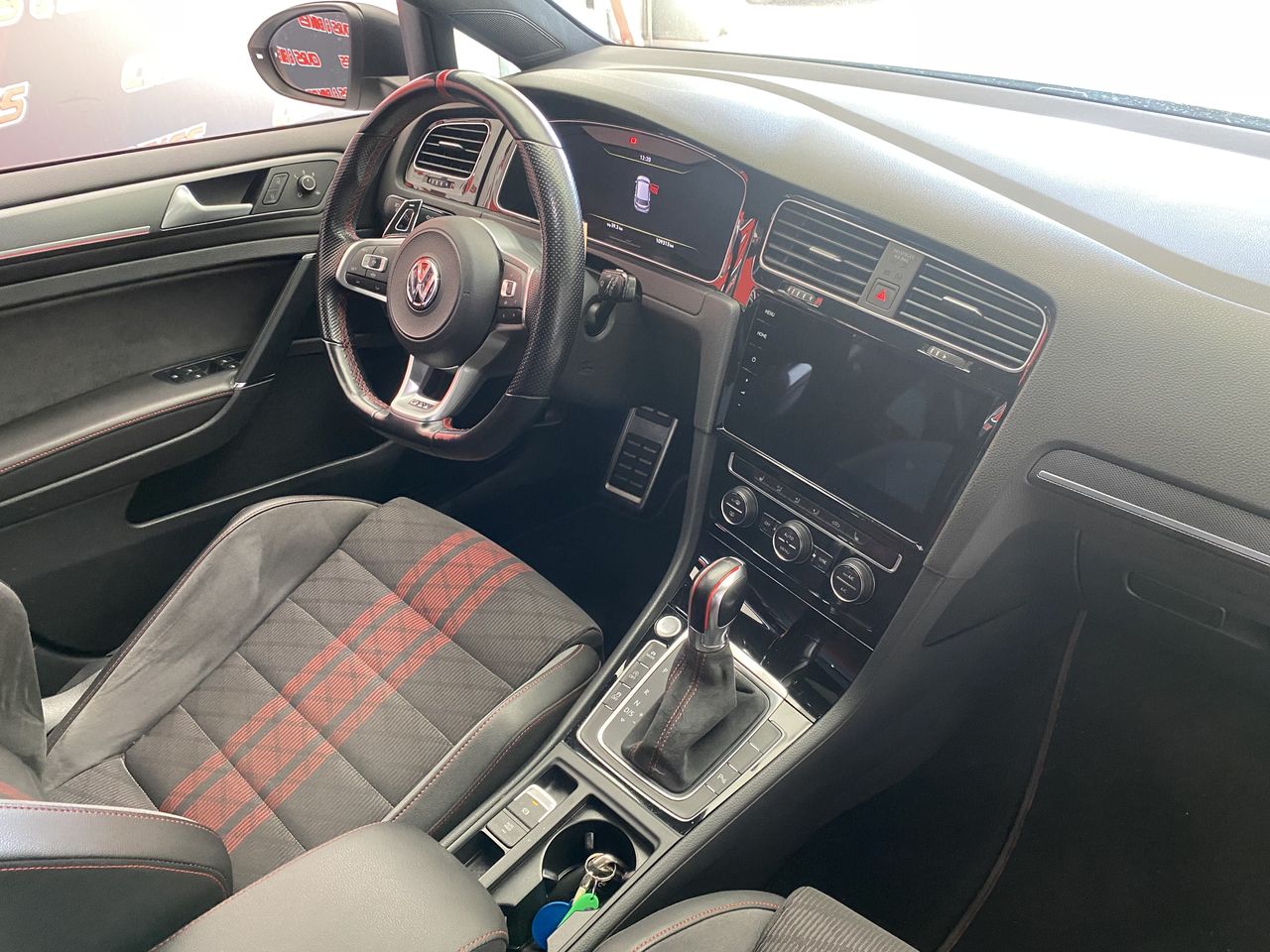 Volkswagen Golf GTI TCR 2.0 TSI 213kW290CV DSG  - Foto 31