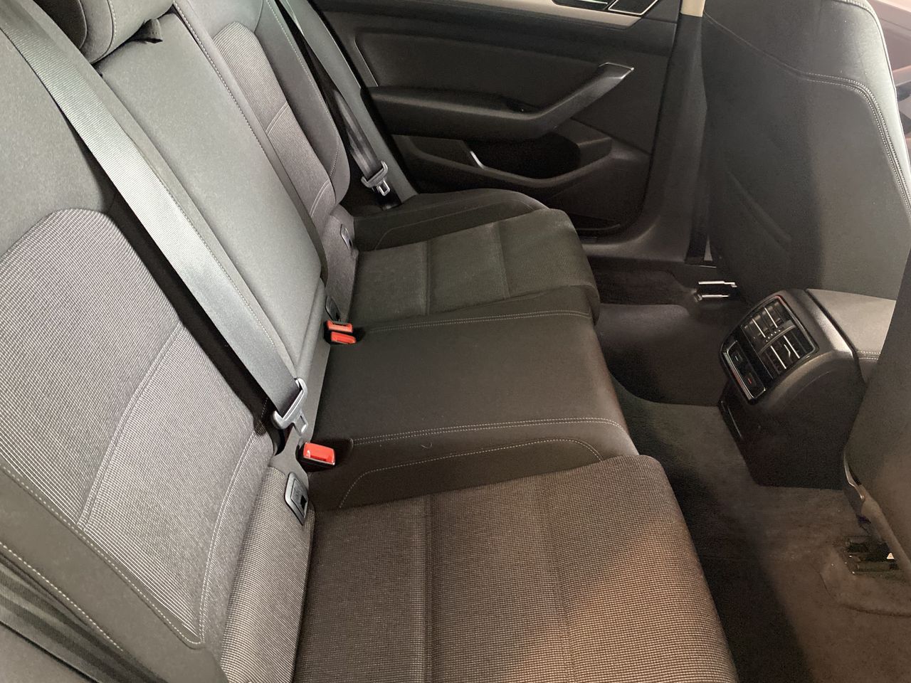 Volkswagen Passat Variant Edition 2.0 TDI 110kW150CV BMT  - Foto 22
