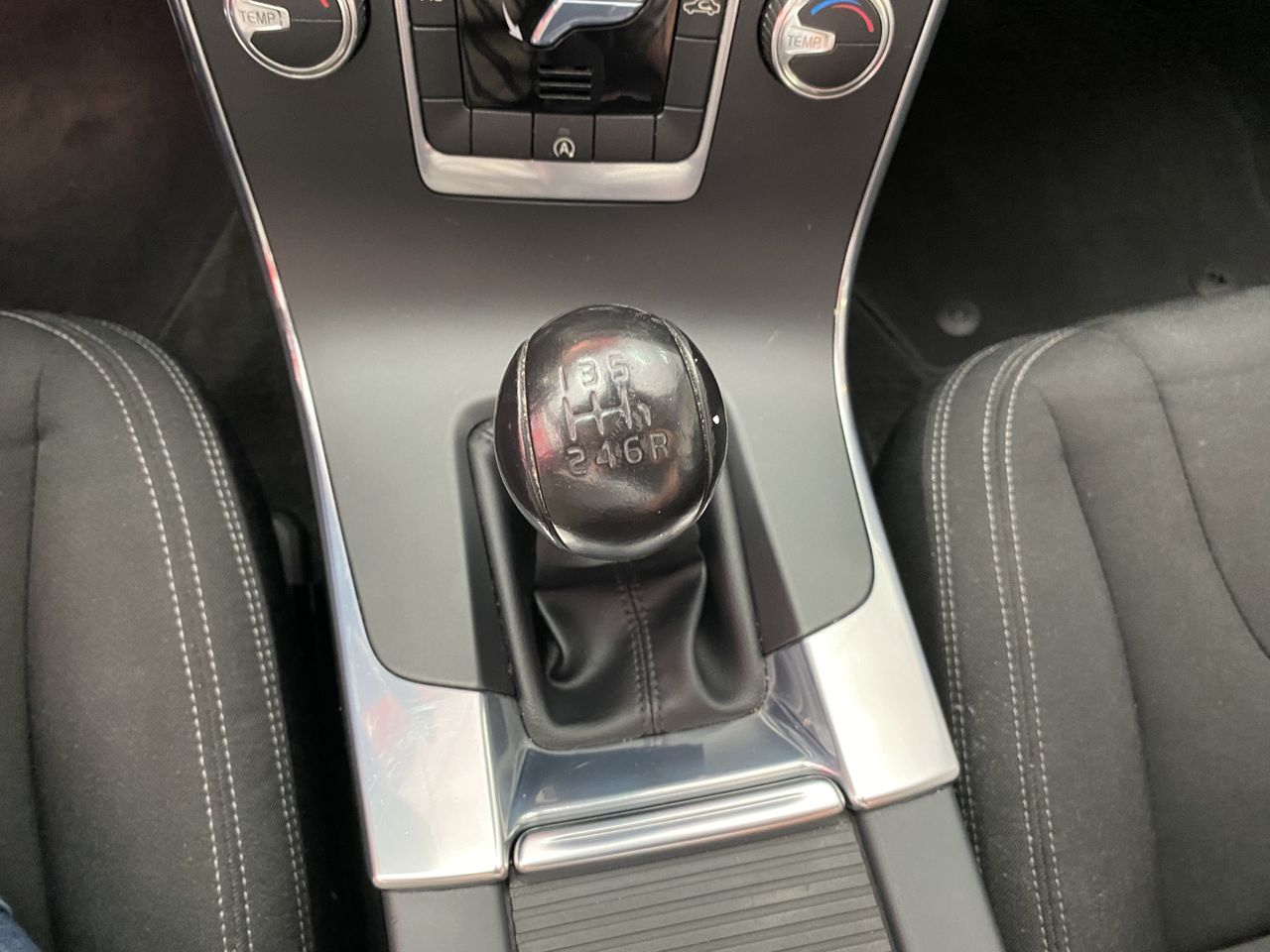 Volvo V60 2.0 D3 Momentum  - Foto 18