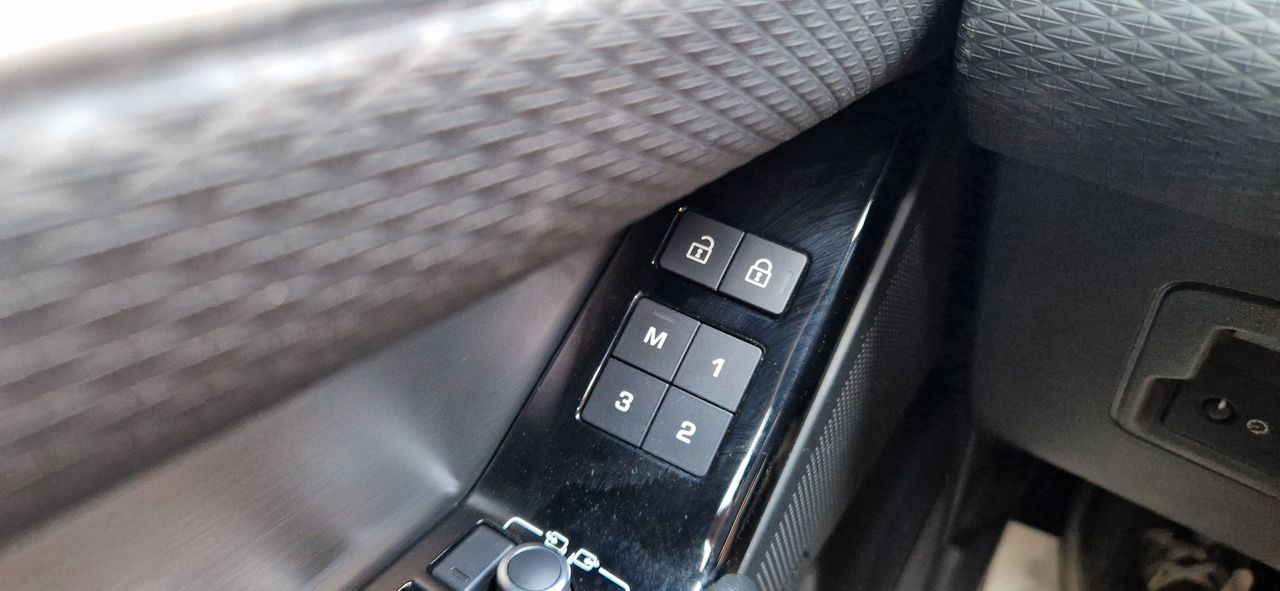 Land-Rover Range Rover Velar 2.0D I4 RDynamic SE 4WD Auto TECHO PANORAMICO CORRDERO-APPLE CARPLAY-CAMARA 360 - Foto 37