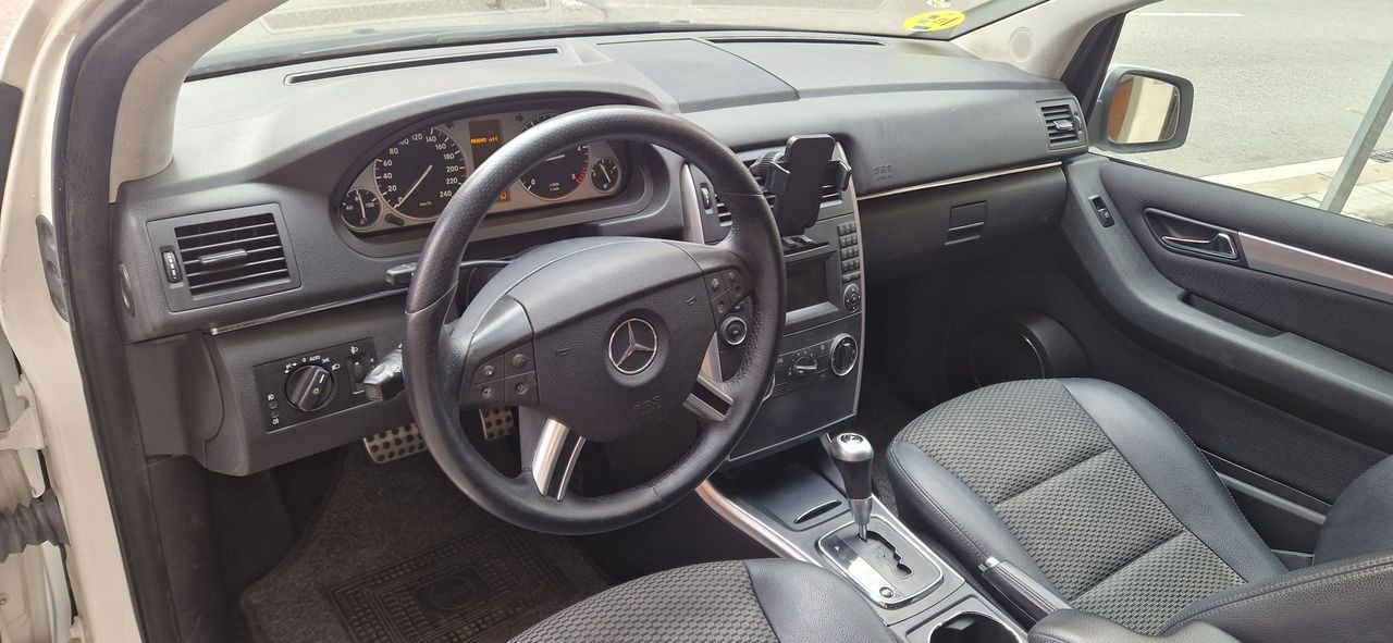 Mercedes Clase B 180 CDI SPORT EDITION AUTOMATICO SIMIL CUERO / TELA  BLUETOOTH - Foto 8