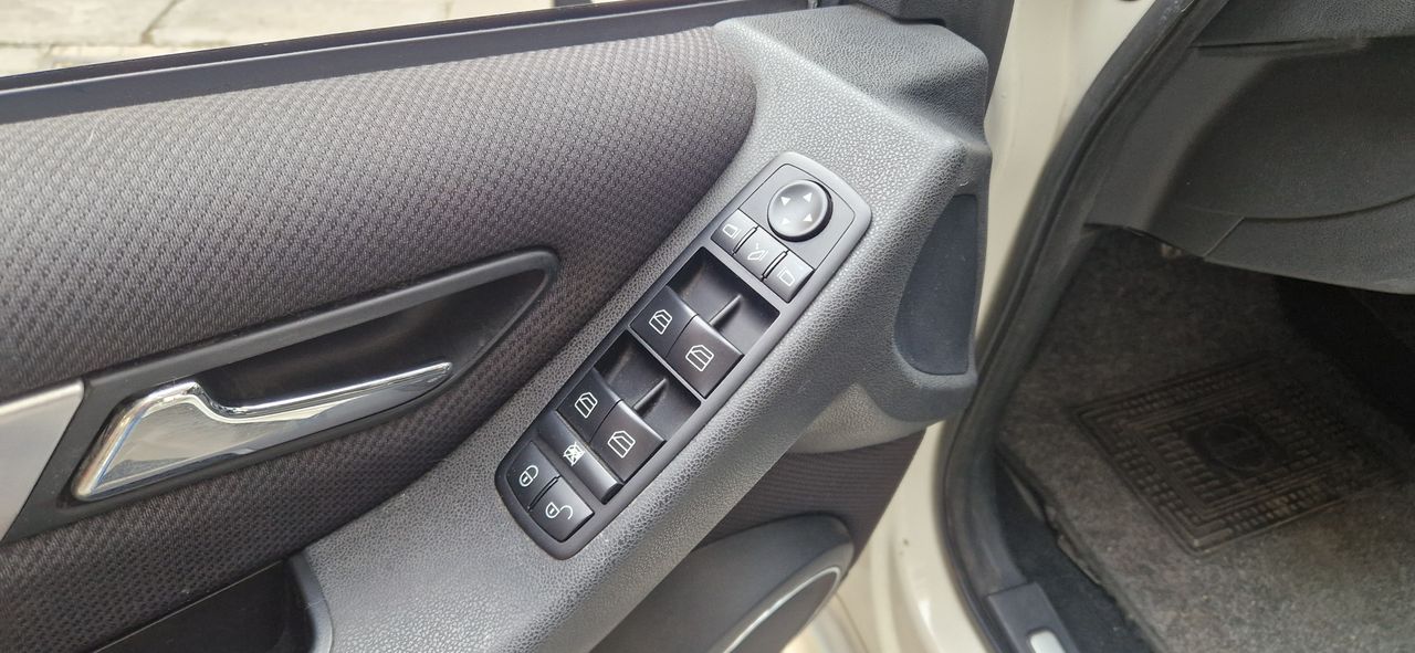 Mercedes Clase B 180 CDI SPORT EDITION AUTOMATICO SIMIL CUERO / TELA  BLUETOOTH - Foto 13