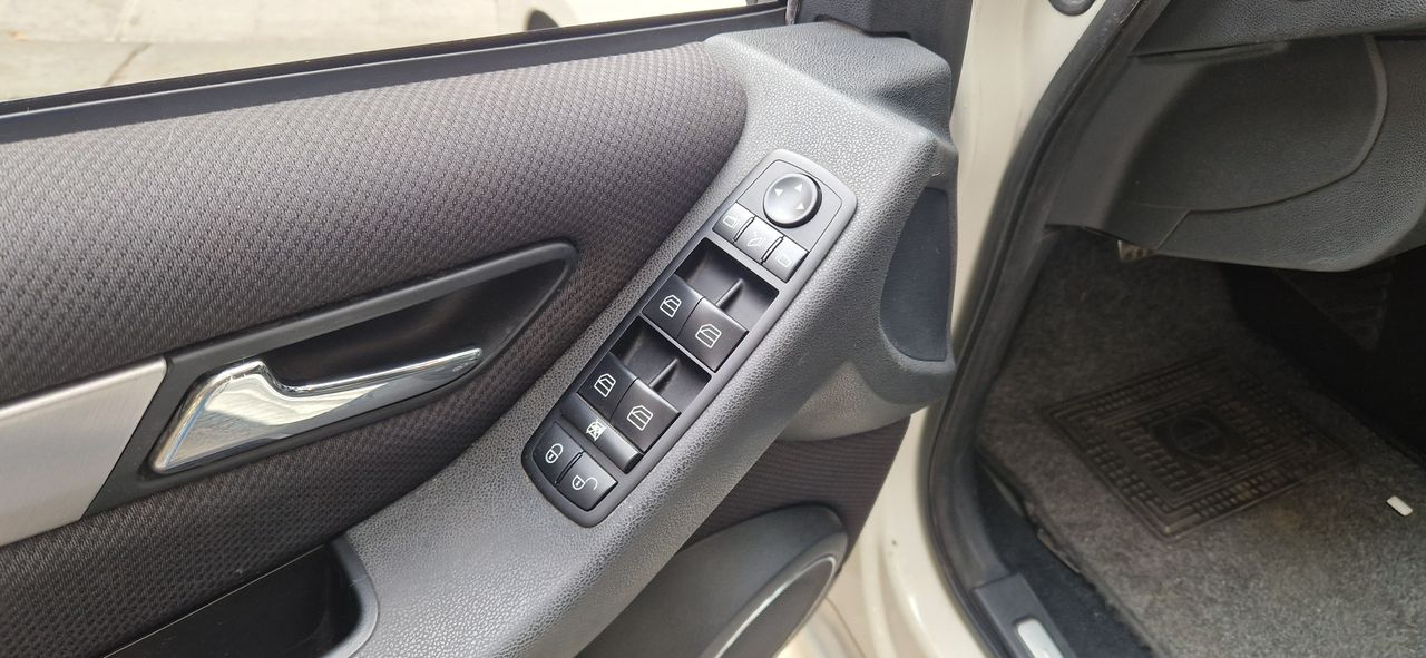 Mercedes Clase B 180 CDI SPORT EDITION AUTOMATICO SIMIL CUERO / TELA  BLUETOOTH - Foto 10