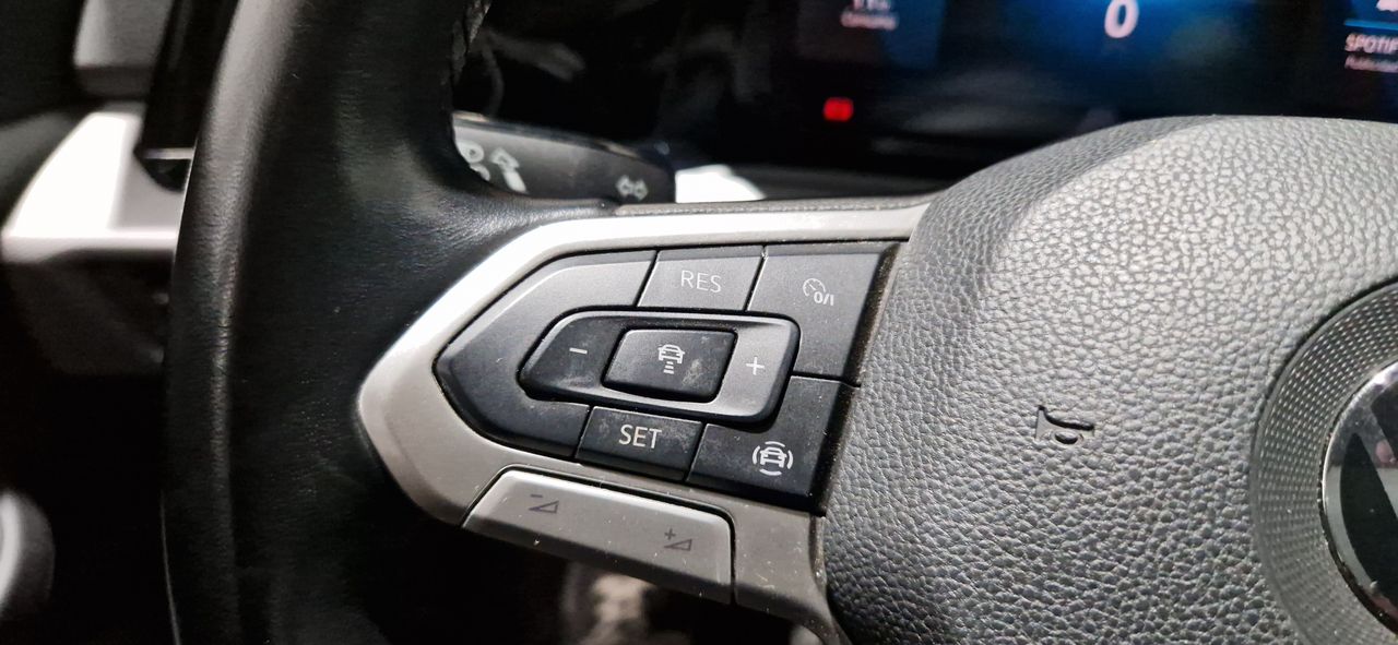 Volkswagen Golf 1.0 TSI 10CV 2021 APPLE CARPLAY-BLUETOOTH - Foto 21