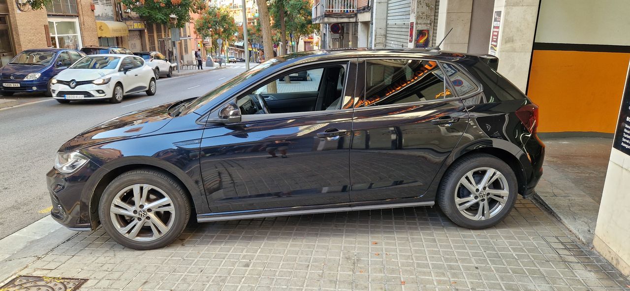 Volkswagen Polo 1.0 TSI R-LINE APPLE CARPLAY ANDROID AUTO-FAROS LED - Foto 5