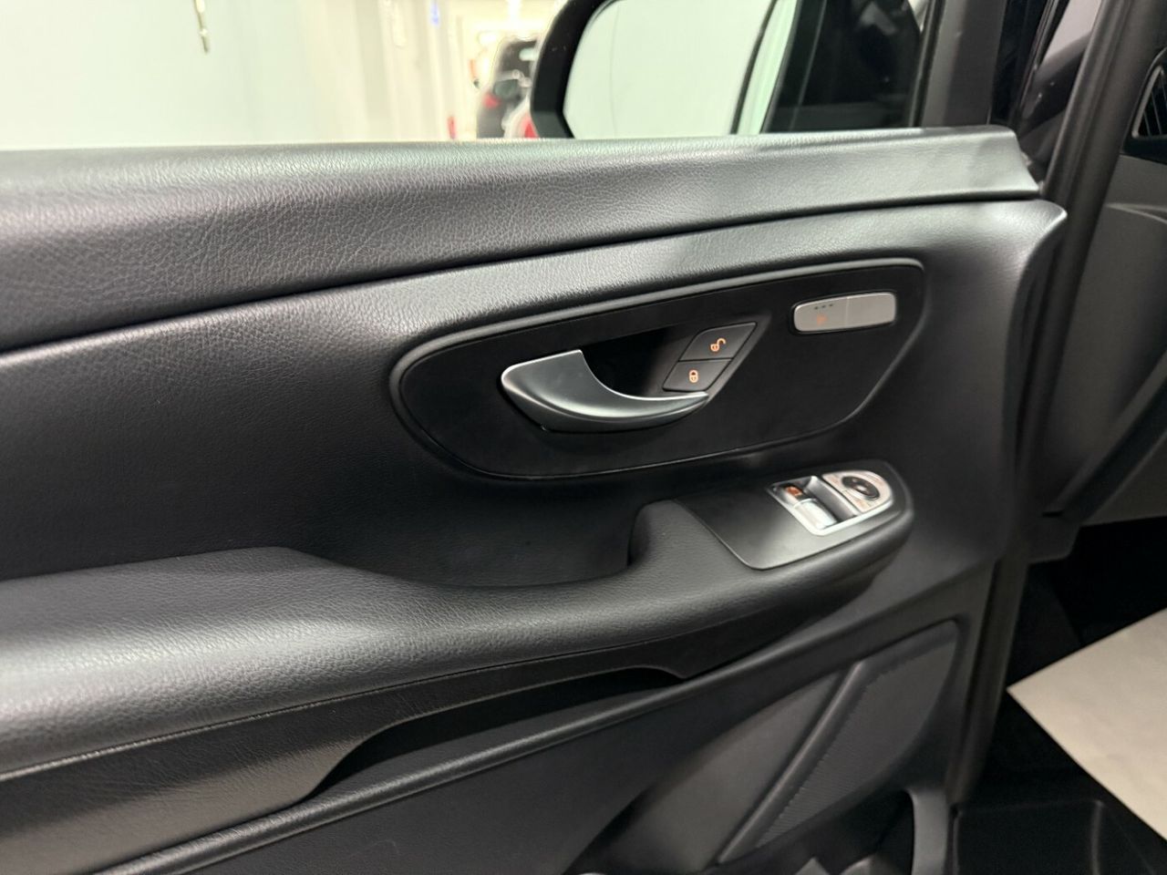 Mercedes Clase V 220 d Larga  Avantgarde 9G  - Foto 3
