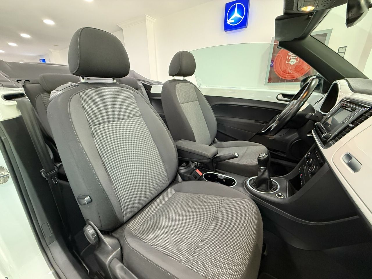 Volkswagen Beetle 2.0 TDI   - Foto 13