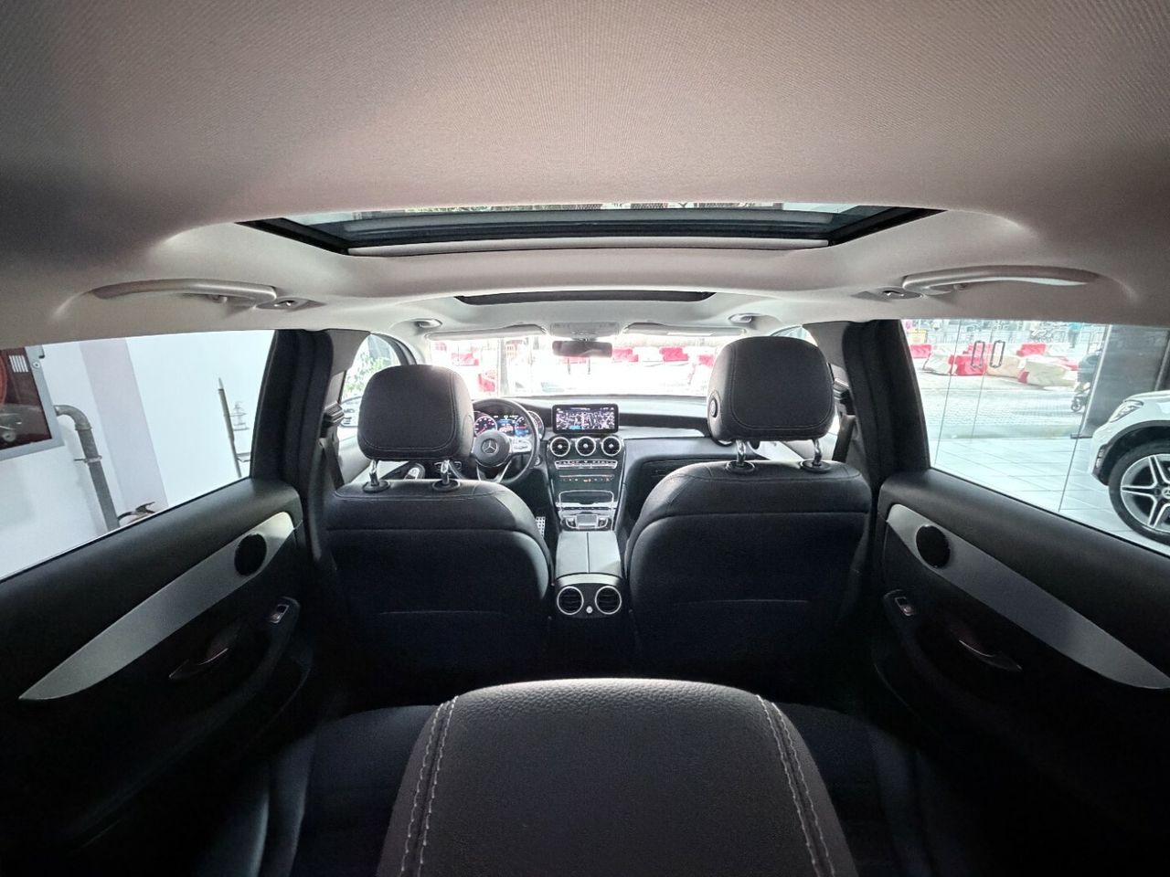 Mercedes GLC 300 e 4MATIC  - Foto 24