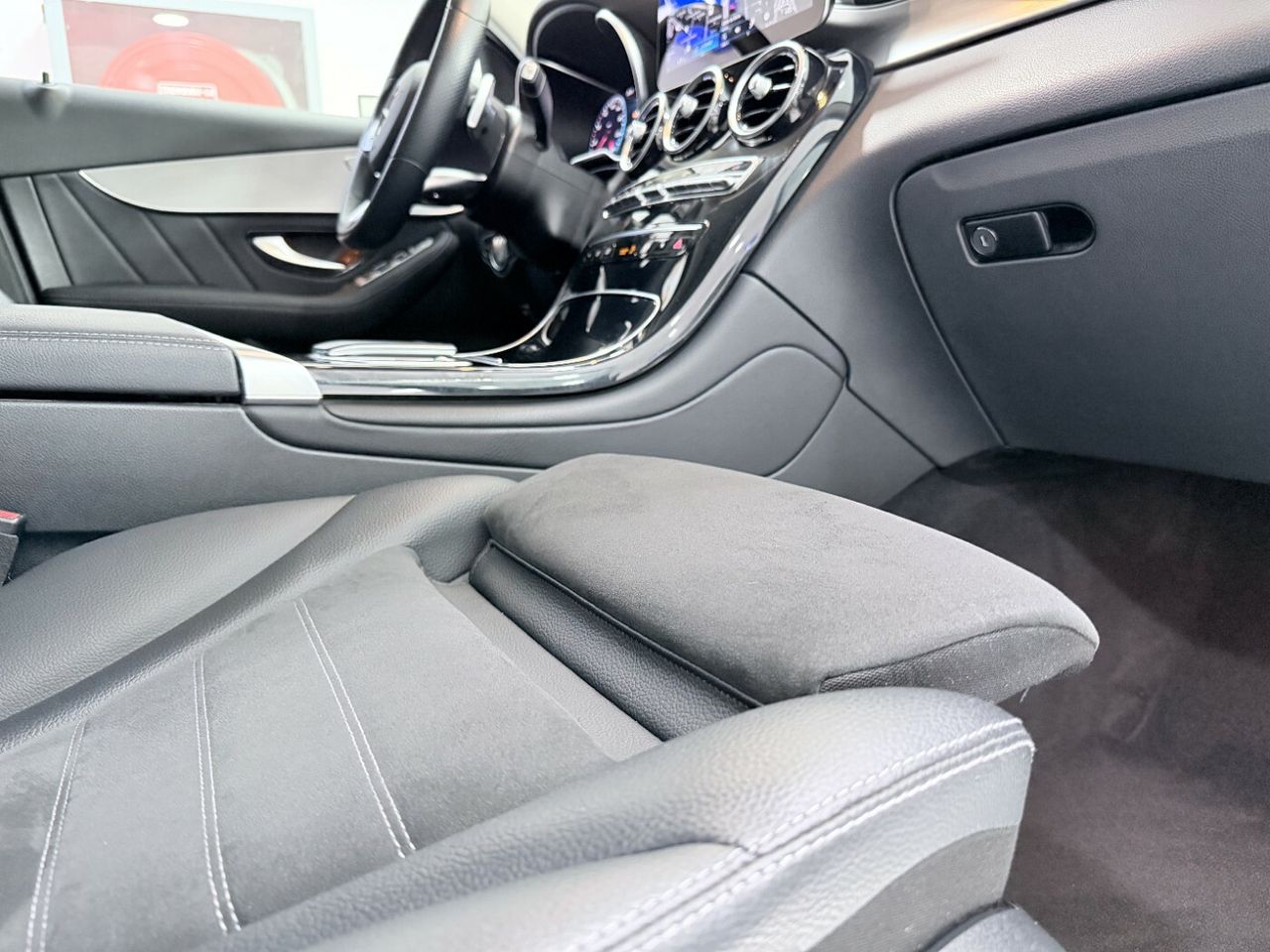 Mercedes GLC 300 e 4MATIC  - Foto 17