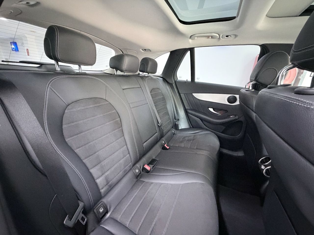 Mercedes GLC 300 e 4MATIC  - Foto 22
