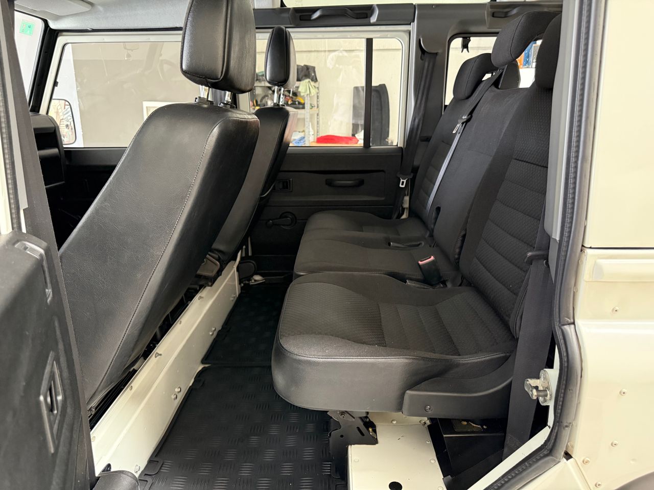 Land-Rover Defender 110   - Foto 15