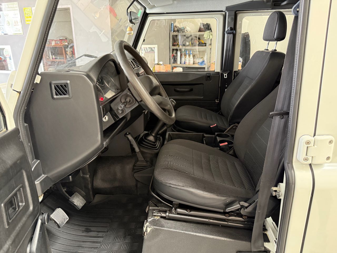 Land-Rover Defender 110   - Foto 9