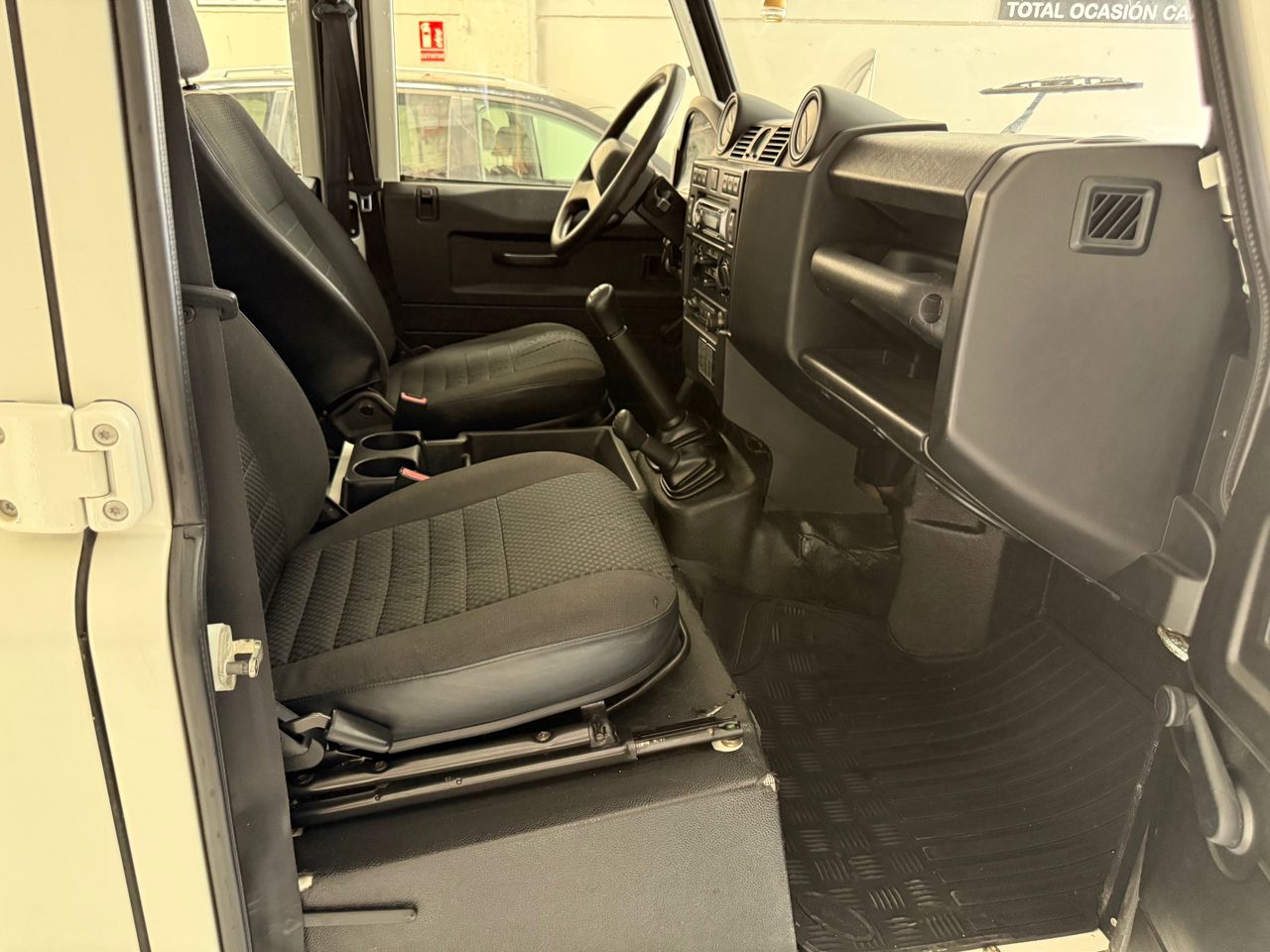 Land-Rover Defender 110   - Foto 11