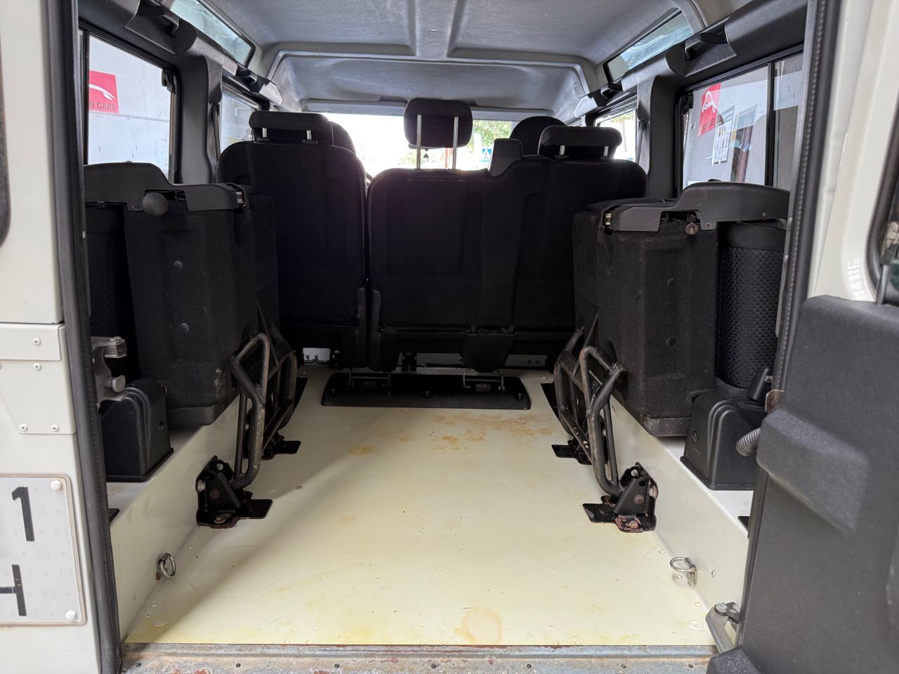 Land-Rover Defender 110   - Foto 16