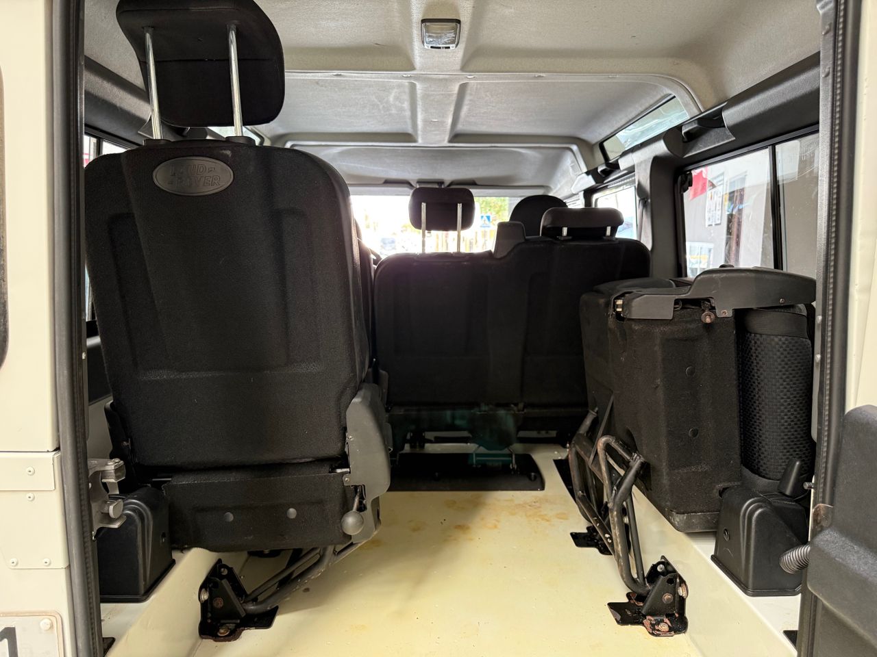 Land-Rover Defender 110   - Foto 17