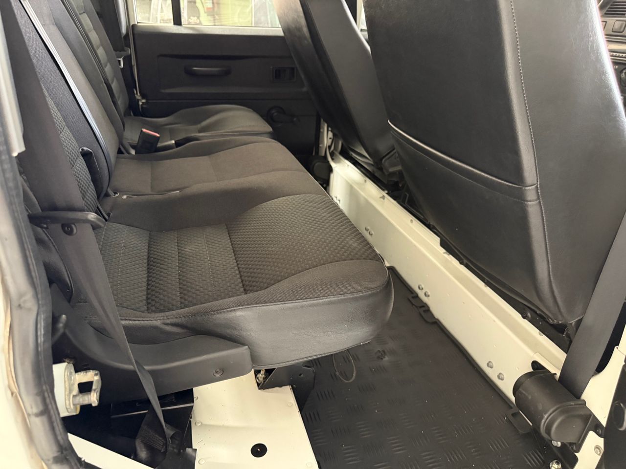 Land-Rover Defender 110   - Foto 14