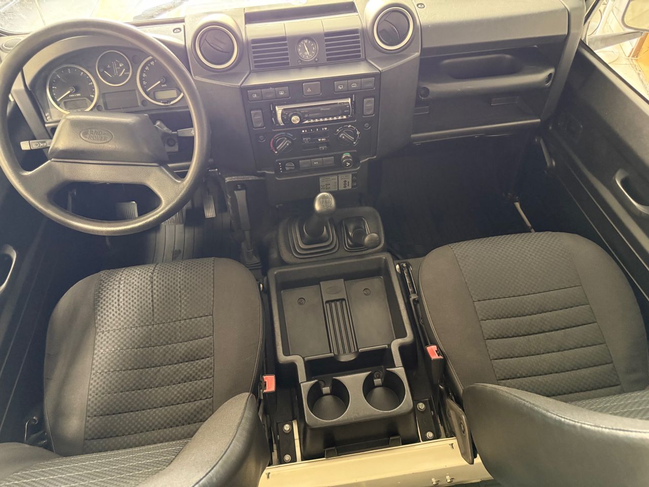 Land-Rover Defender 110   - Foto 12