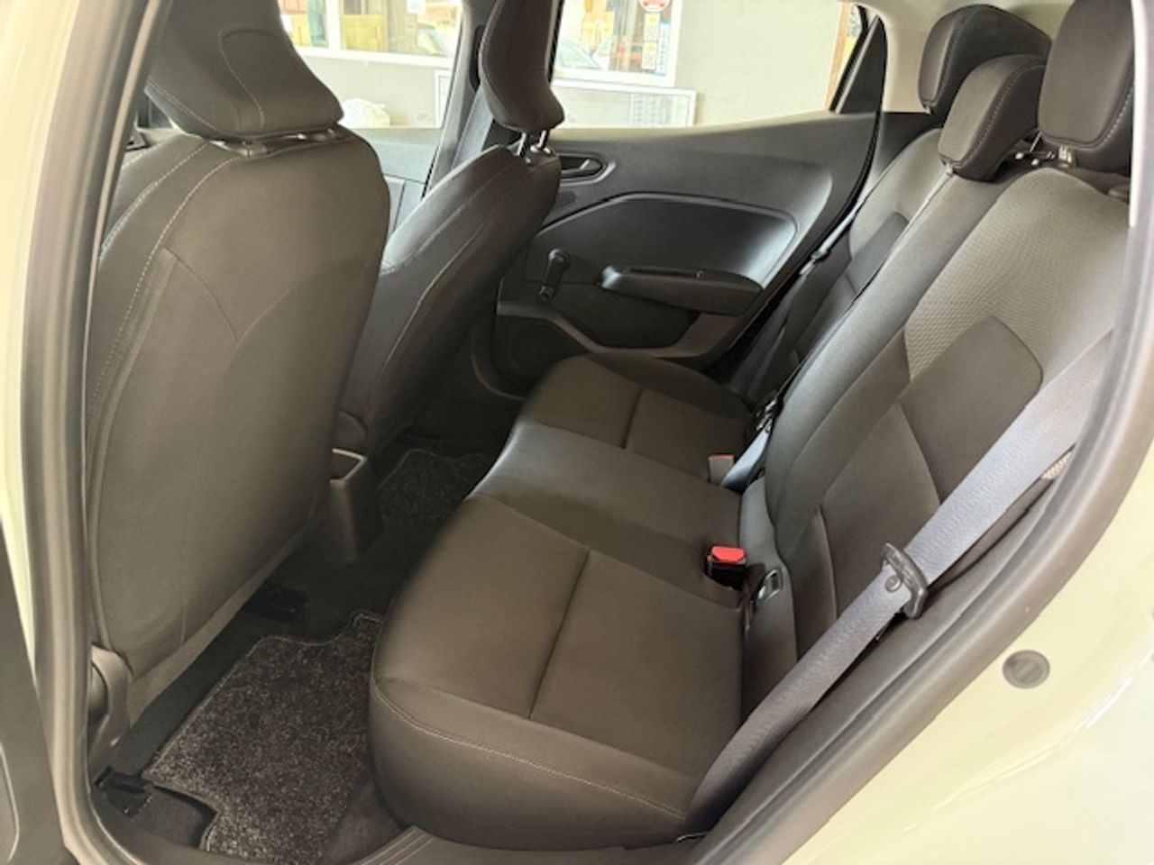 Renault Clio 1.5 BLUE DCI BUSSINES 101CV  - Foto 14