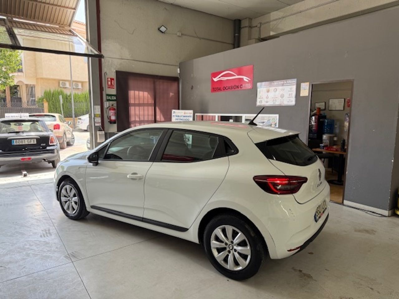 Renault Clio 1.5 BLUE DCI BUSSINES 101CV  - Foto 5