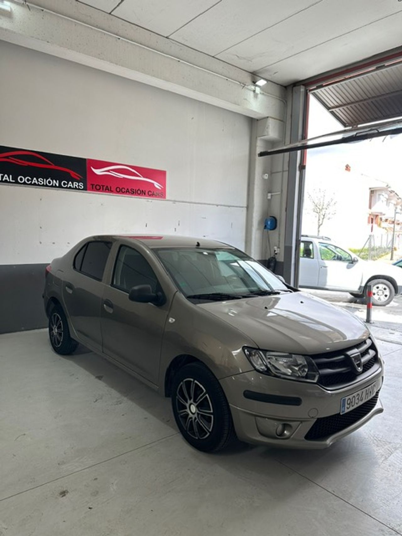 dacia logan 2013 / foto grande (2)