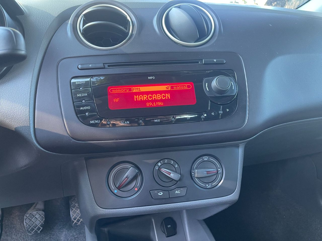 Seat Ibiza 5p Emoción 1.2 12v 60 CV - Foto 16