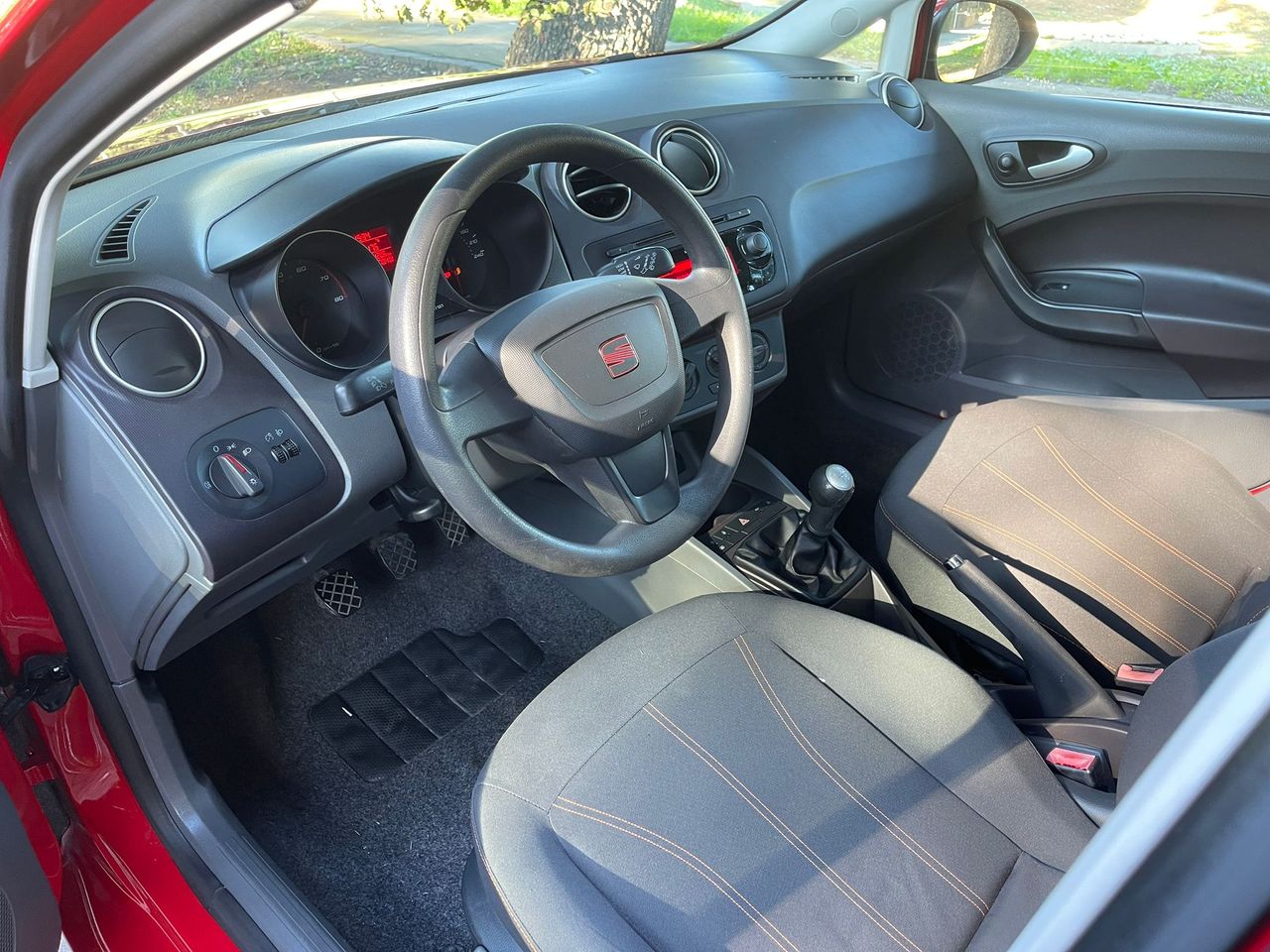 Seat Ibiza 5p Emoción 1.2 12v 60 CV - Foto 10