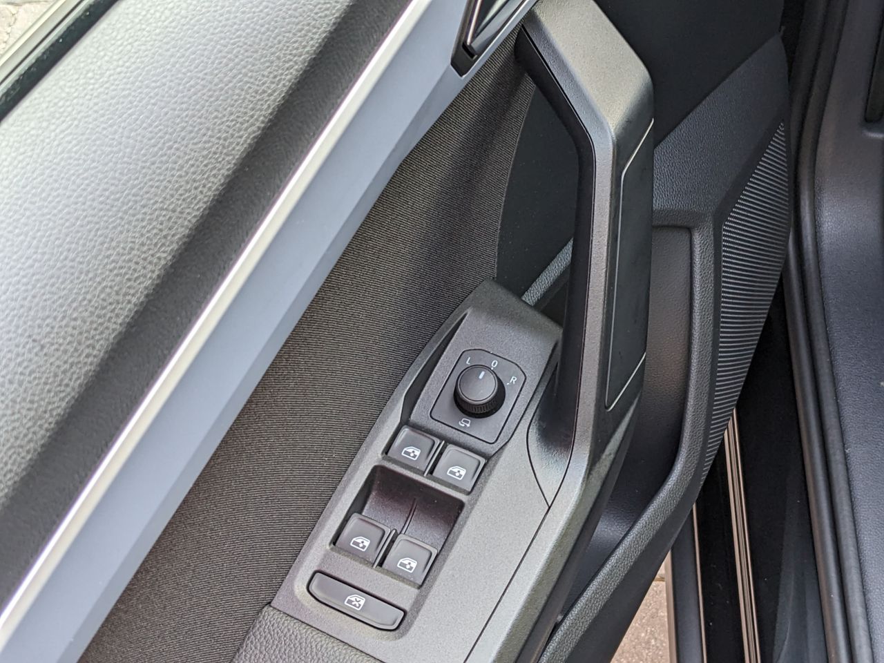 Seat Arona 1.0 TSI 110 FR XL 5p S/S DSG7 - Foto 30