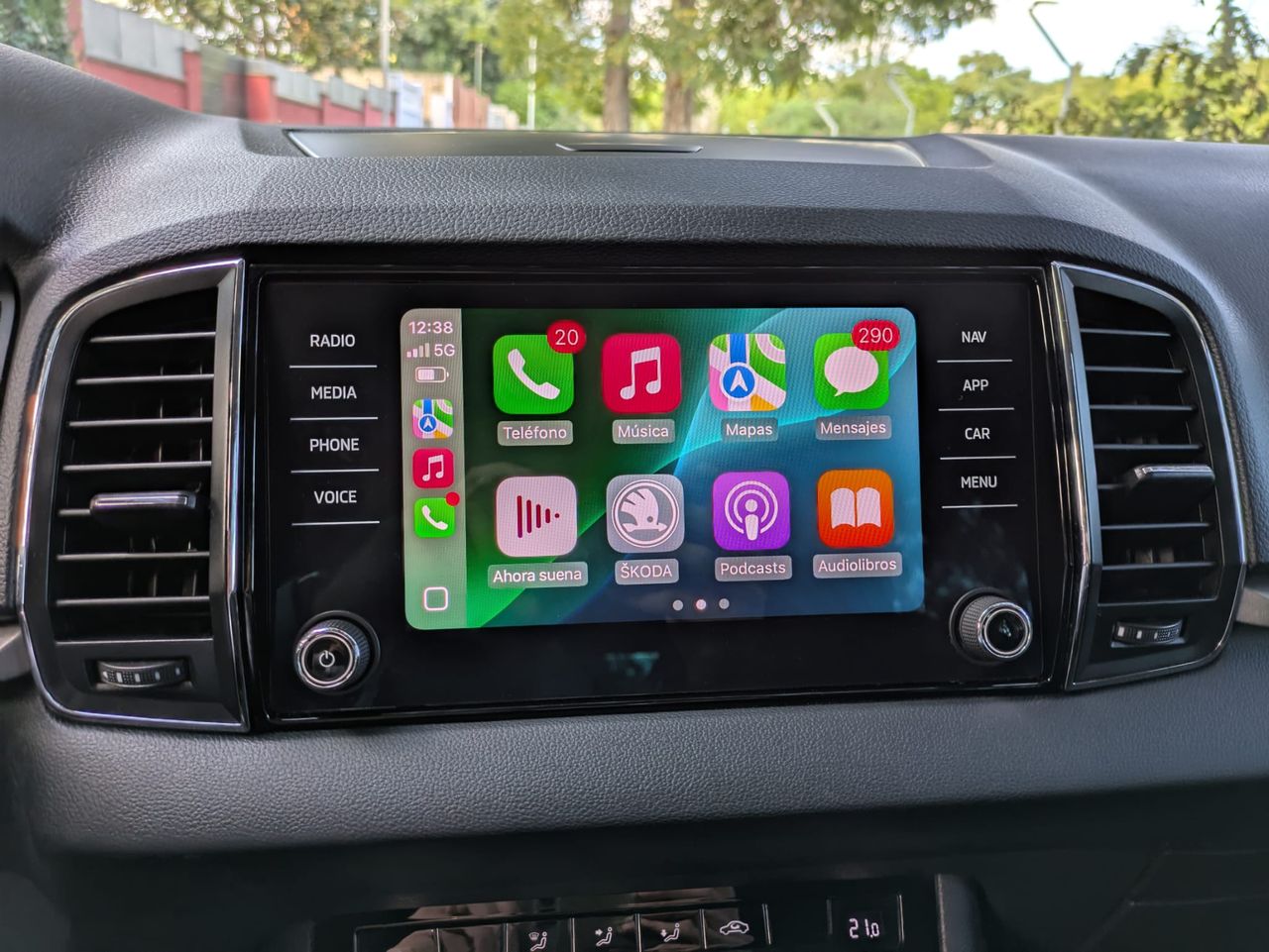 Skoda Karoq 1.5 TSI DSG ACT Ambition - Foto 24