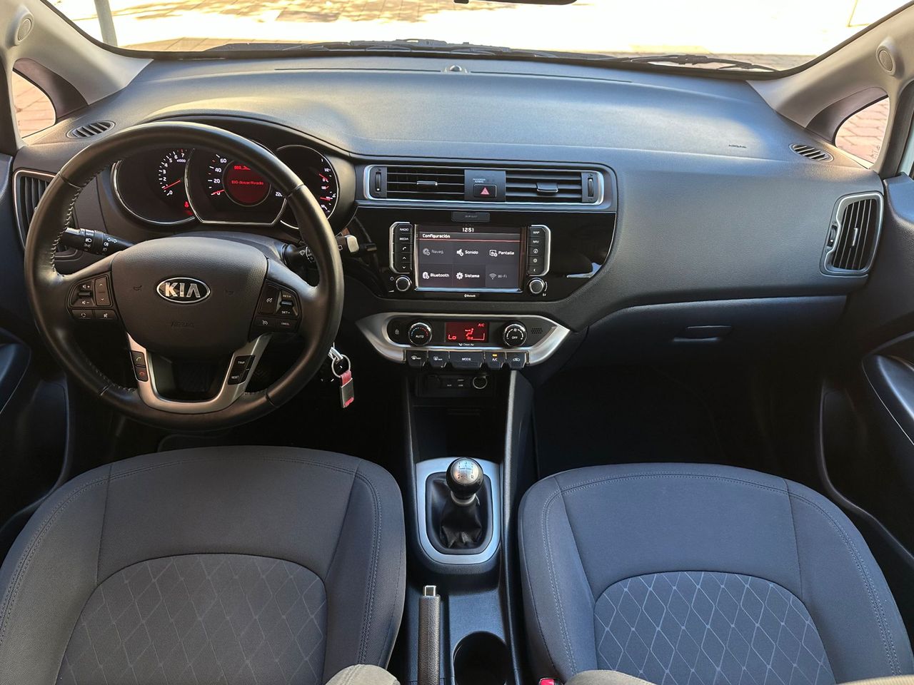 Kia Rio 1.2 Xtech 85cv - Foto 10