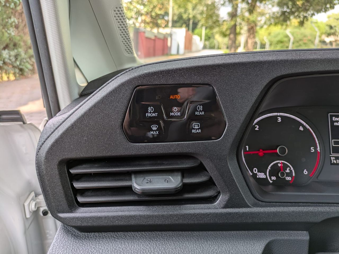 Volkswagen Caddy Beach 2.0 TDI 75kw 102 CV BMT - Foto 31