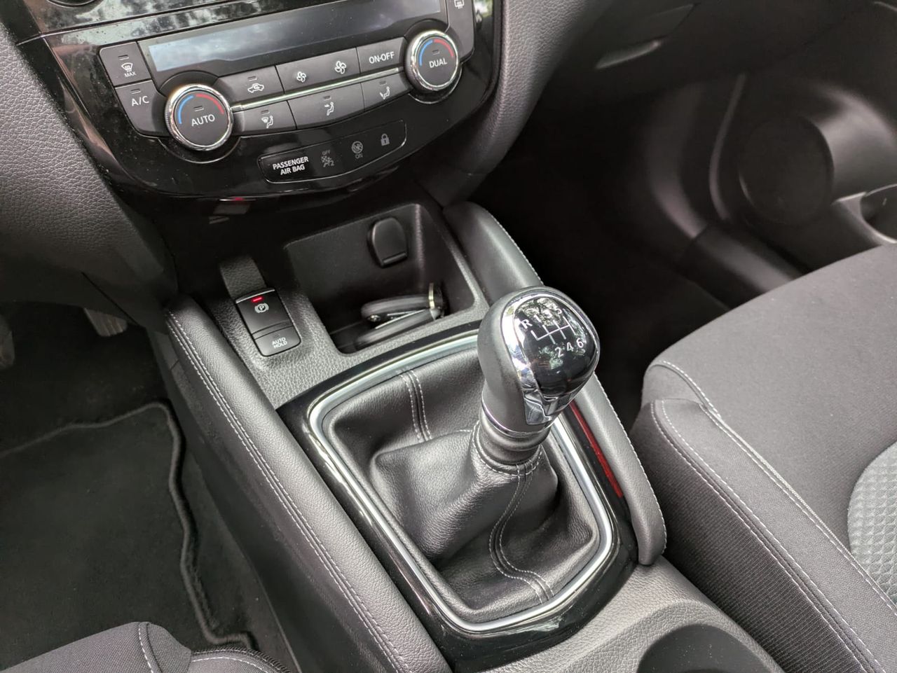 Nissan Qashqai 1.3 DIG-T 140CV N-CONNECTA - Foto 28