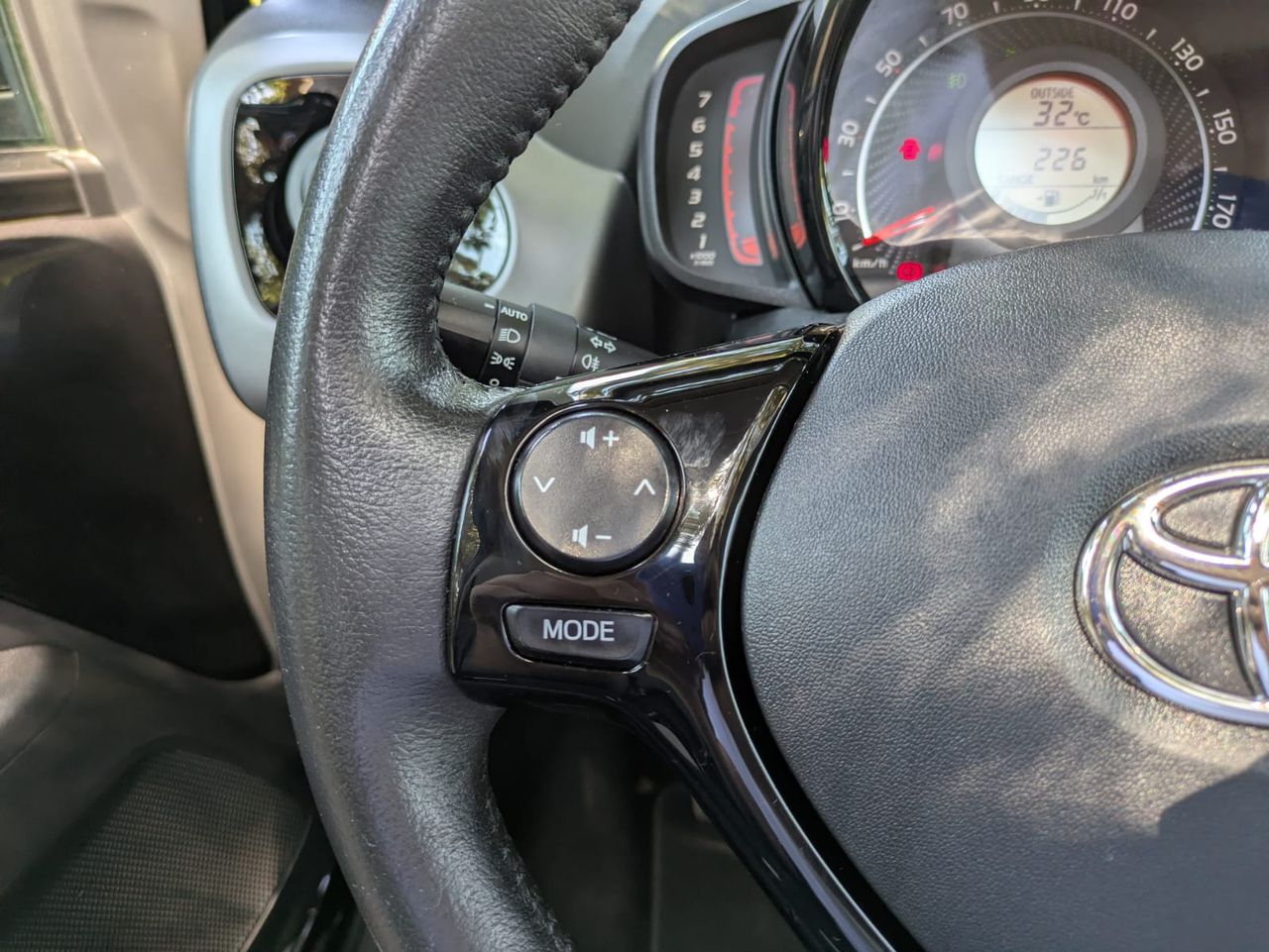 Toyota Aygo 5p 70 x-clusiv - Foto 24