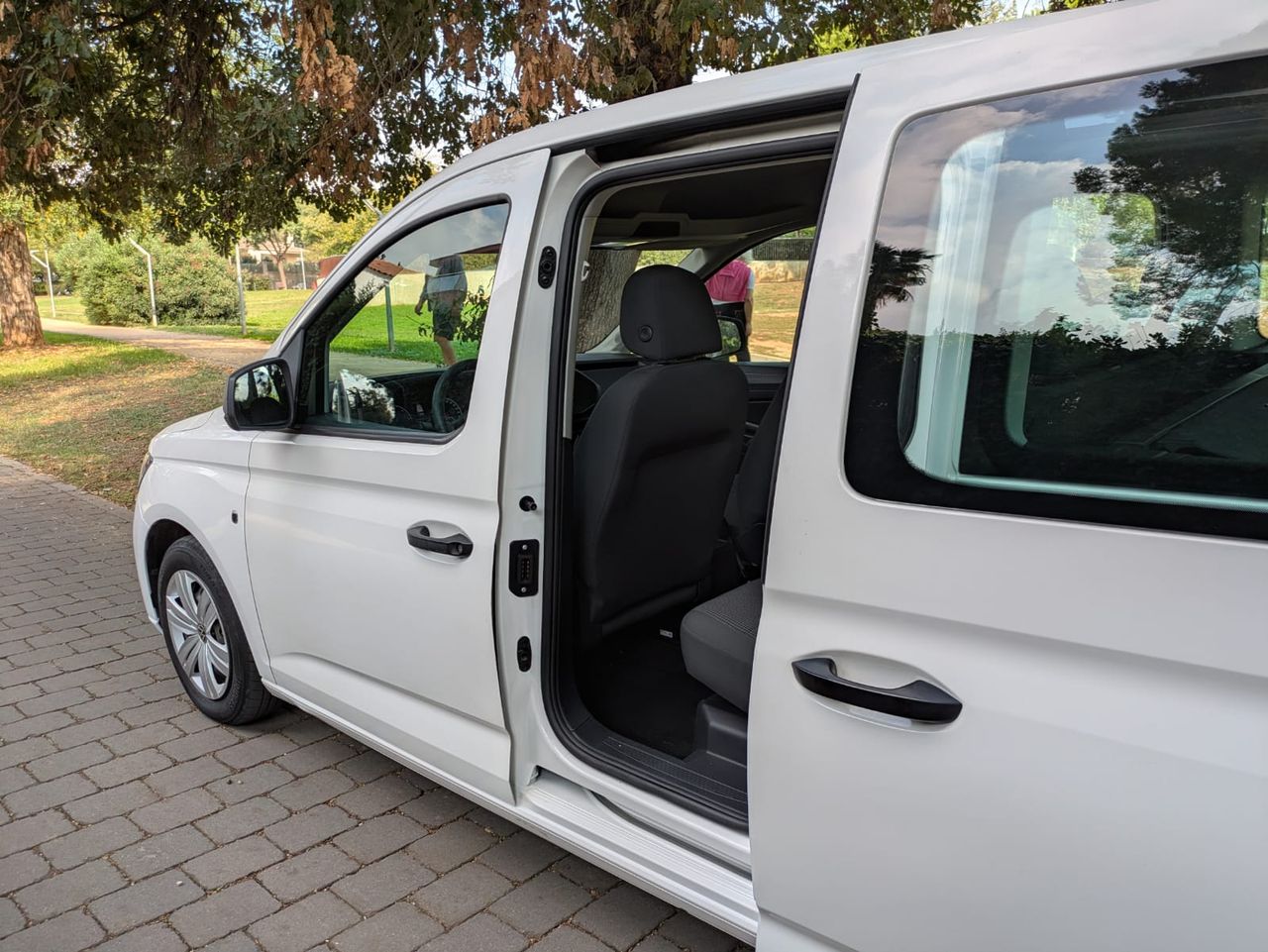 Volkswagen Caddy 2.0 TDI 75 kW - Foto 24