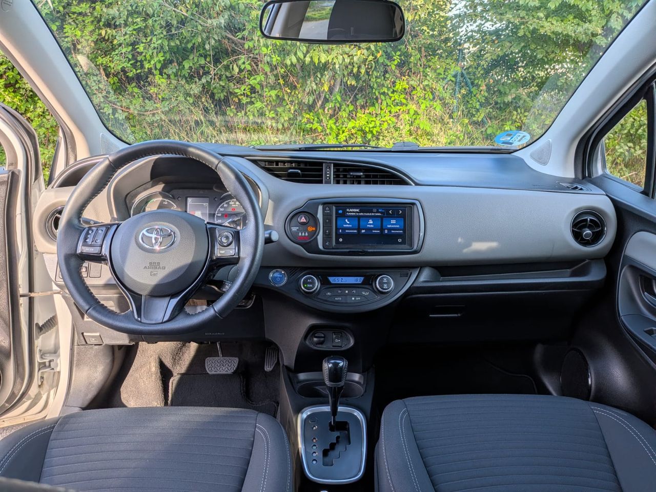 Toyota Yaris 5p 100H Feel! - Foto 24