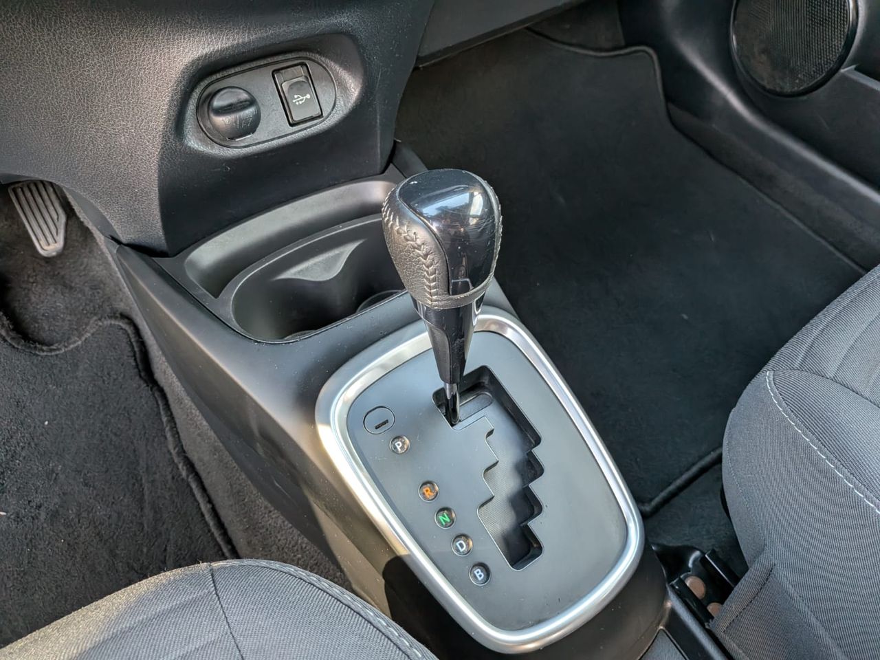 Toyota Yaris 5p 100H Feel! - Foto 32