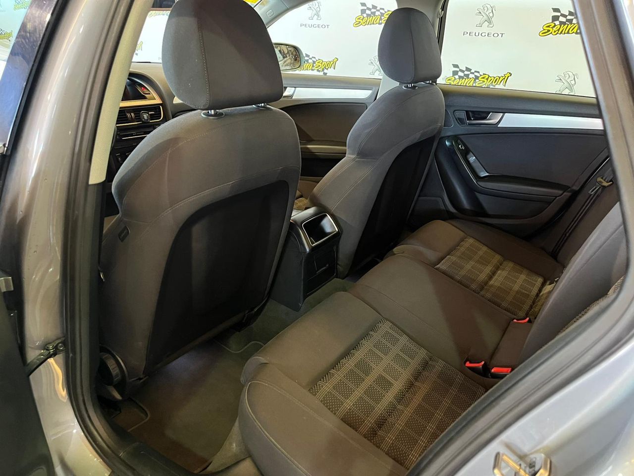 Audi A4 2.0 TDI 150CV S line edition SE PUEDE VER Y PROBAR EN SENRA SPORT (PEUGEOT) DUMBRIA - Foto 12