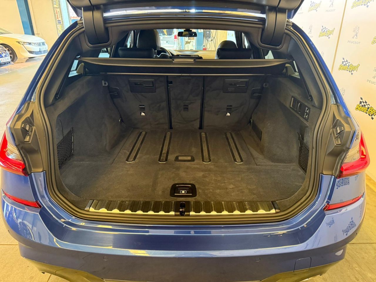 BMW Serie 3 320d Auto.Touring SE PUEDE VER Y PROBAR EN SENRA SPORT (PEUGEOT) DUMBRIA - Foto 10