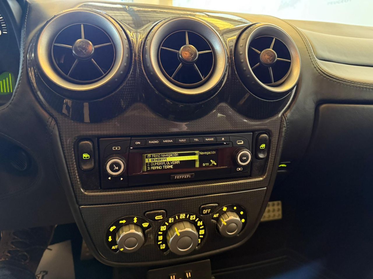 Ferrari 430 Scuderia SE PUEDE VER Y PROBAR EN SENRA SPORT (PEUGEOT) DUMBRIA - Foto 23