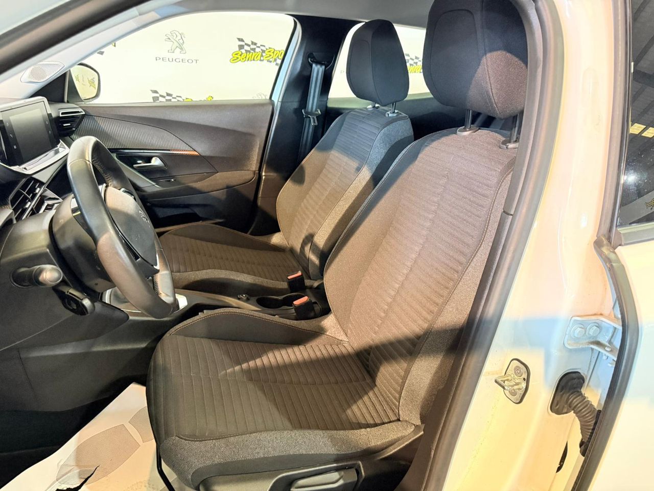 Peugeot 2008 Active Pack BlueHDI 81kW (110CV) SE PUEDE VER Y PROBAR EN SENRA SPORT (PEUGEOT) DUMBRIA - Foto 4